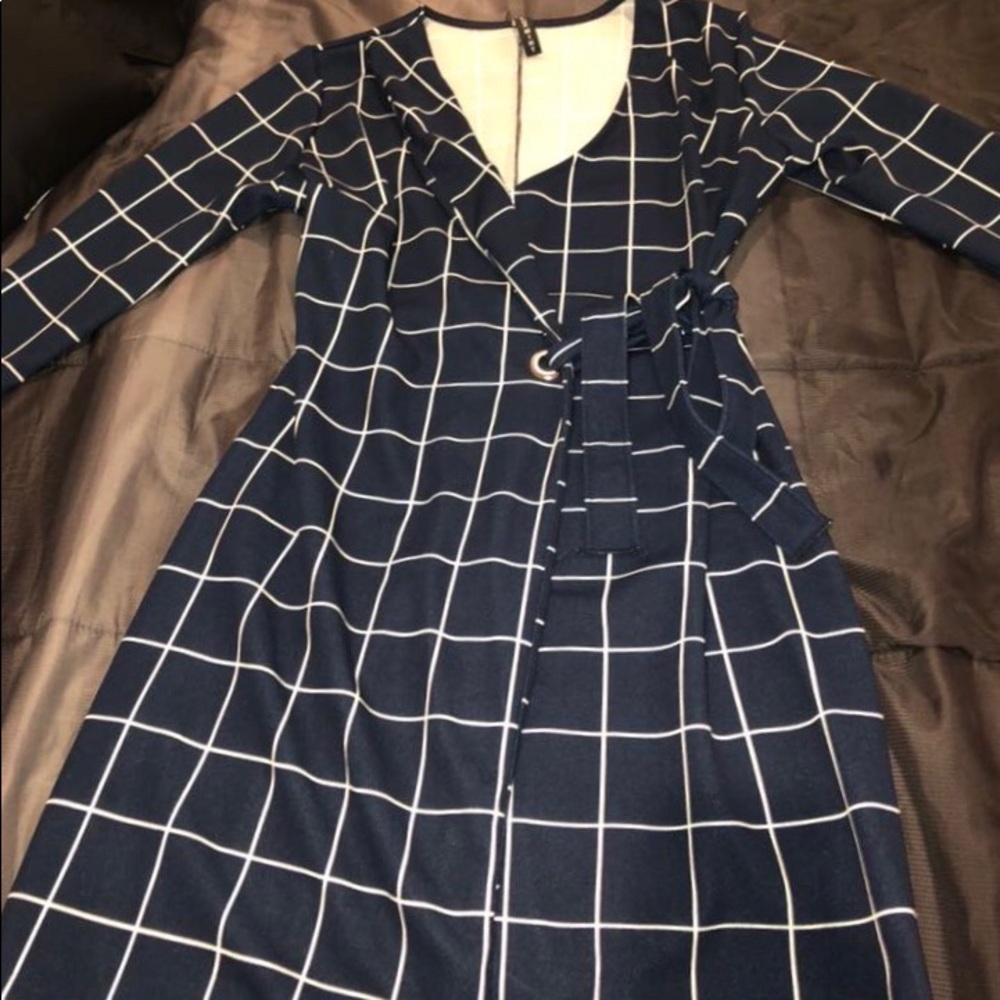 Mini dress - Picture 5 of 8
